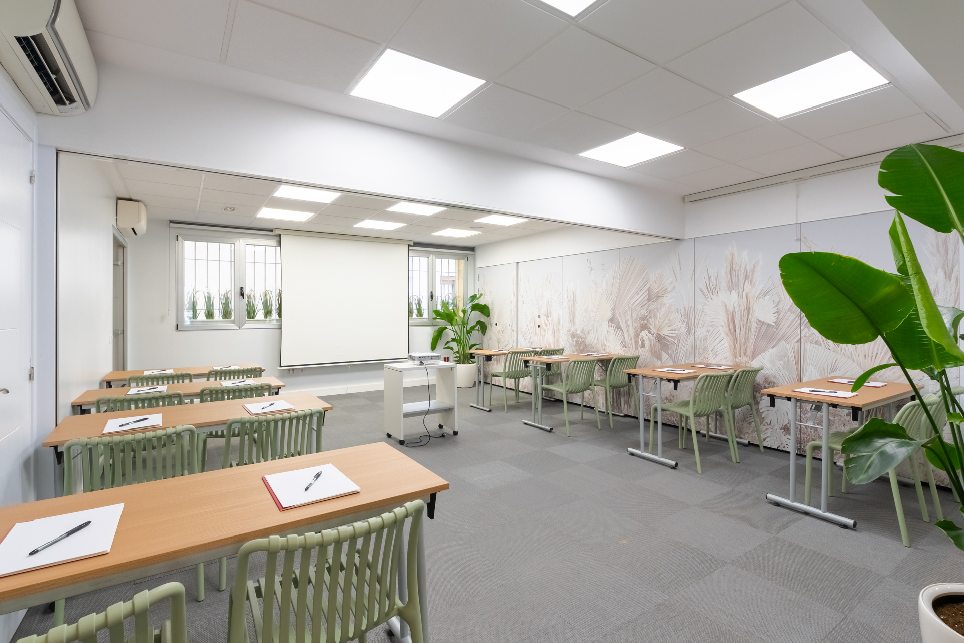 Sala de reuniones para grupos grandes en Atocha, Madrid